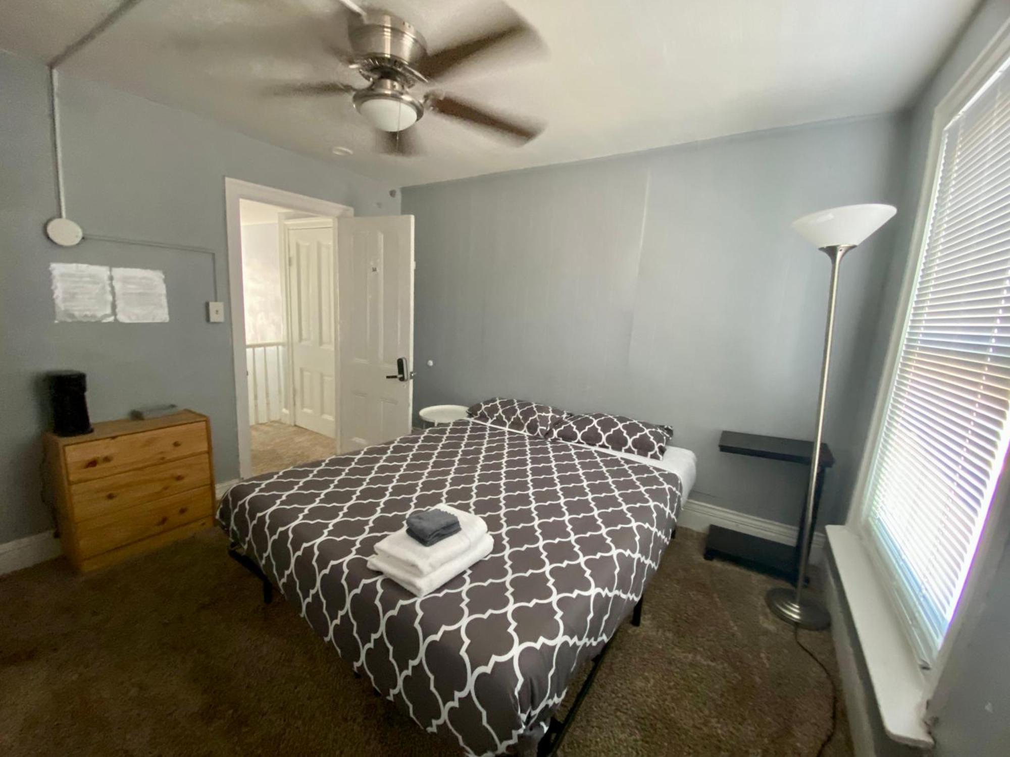 Clover 2900 - Apartment And Rooms With Private Bathroom Near Washington Ave South Philly Filadelfia Esterno foto